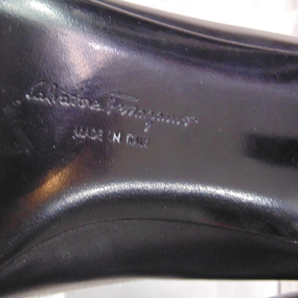 Salvatore Ferragamo “Grace” Ladies Shoe Black Leather Pump Size 5 1/2 AA - Picture 10 of 13